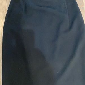 Alex Garfield Black skirt thin line detail. Acetate/poly size 8 22” length